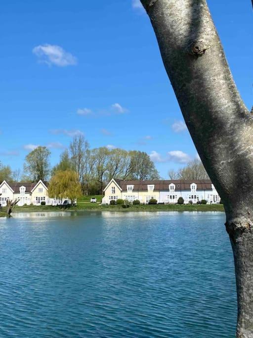 Emerald Lake House South Cerney Eksteriør billede