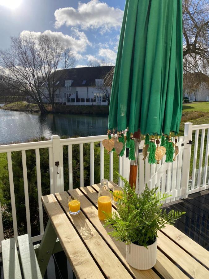 Emerald Lake House South Cerney Eksteriør billede